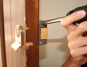 Locksmith Store San Antonio, TX 210-780-7305 - change-locks-service